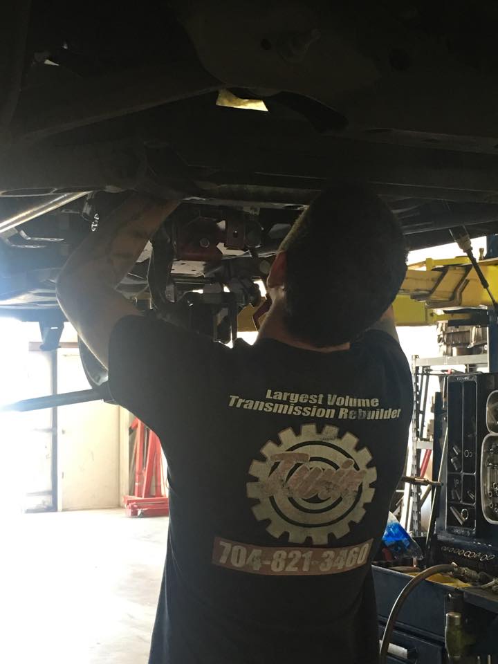 Twin Transmission mechanic repairing Honda transmission